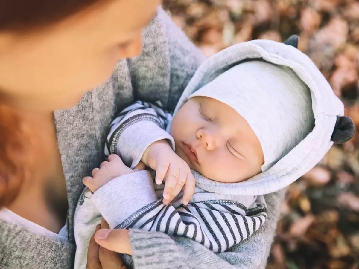   Прогулка с новорожденным: когда начать, как одеть, сколько гулять?